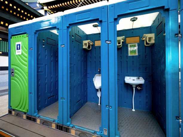 Best Portable restroom trailer rental  in Washburn, IL